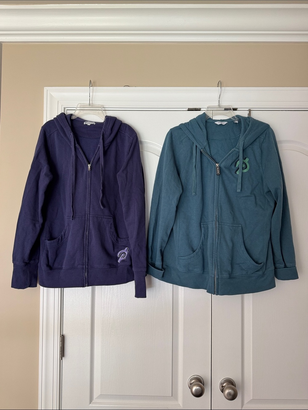 🚲 2 Peloton Hoodies 🚲